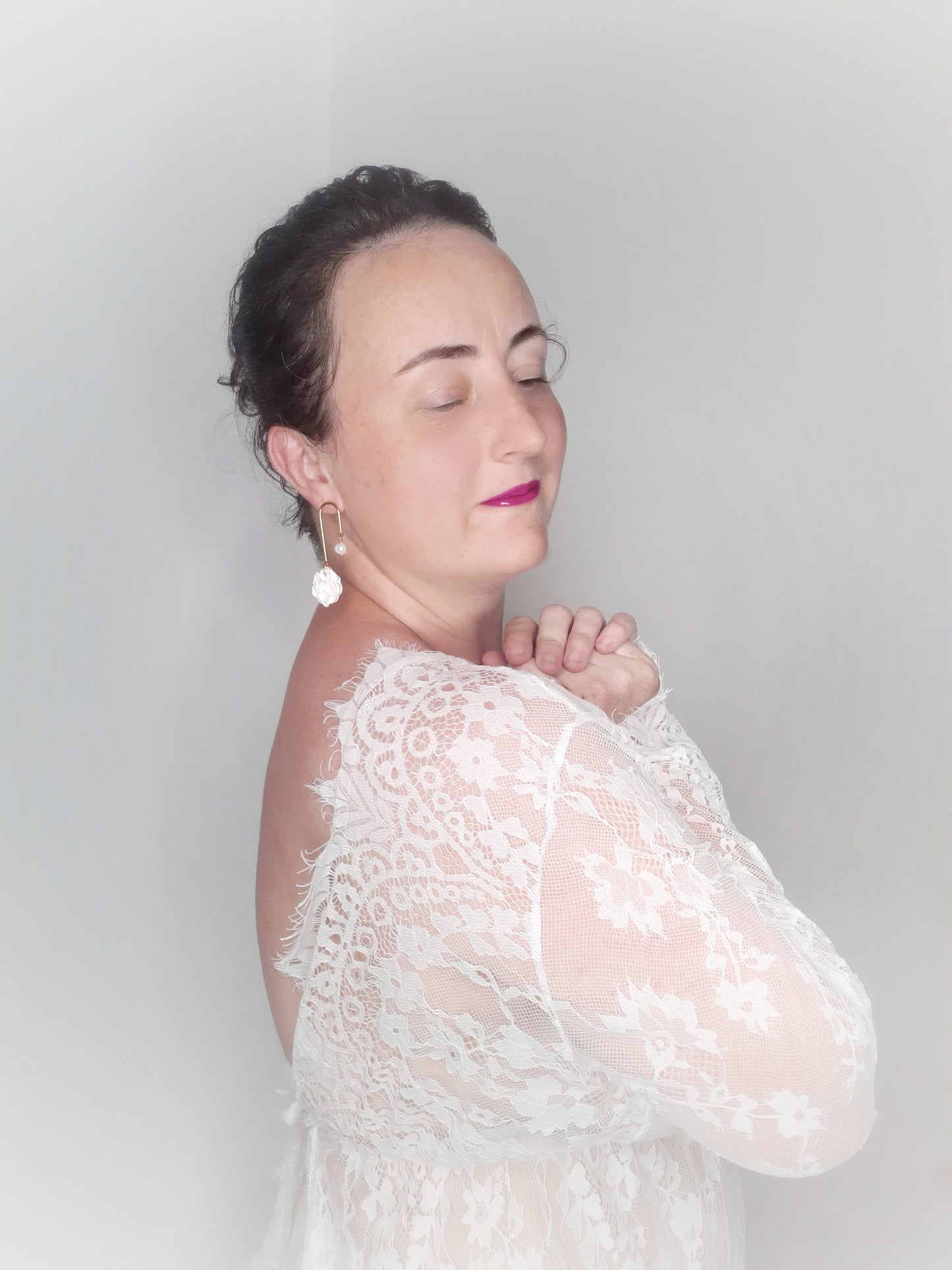 Ariana pearl earrings