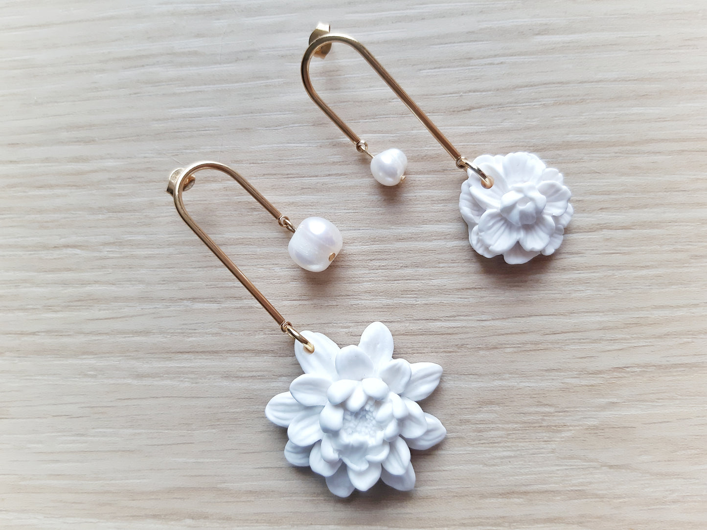 Ariana pearl earrings