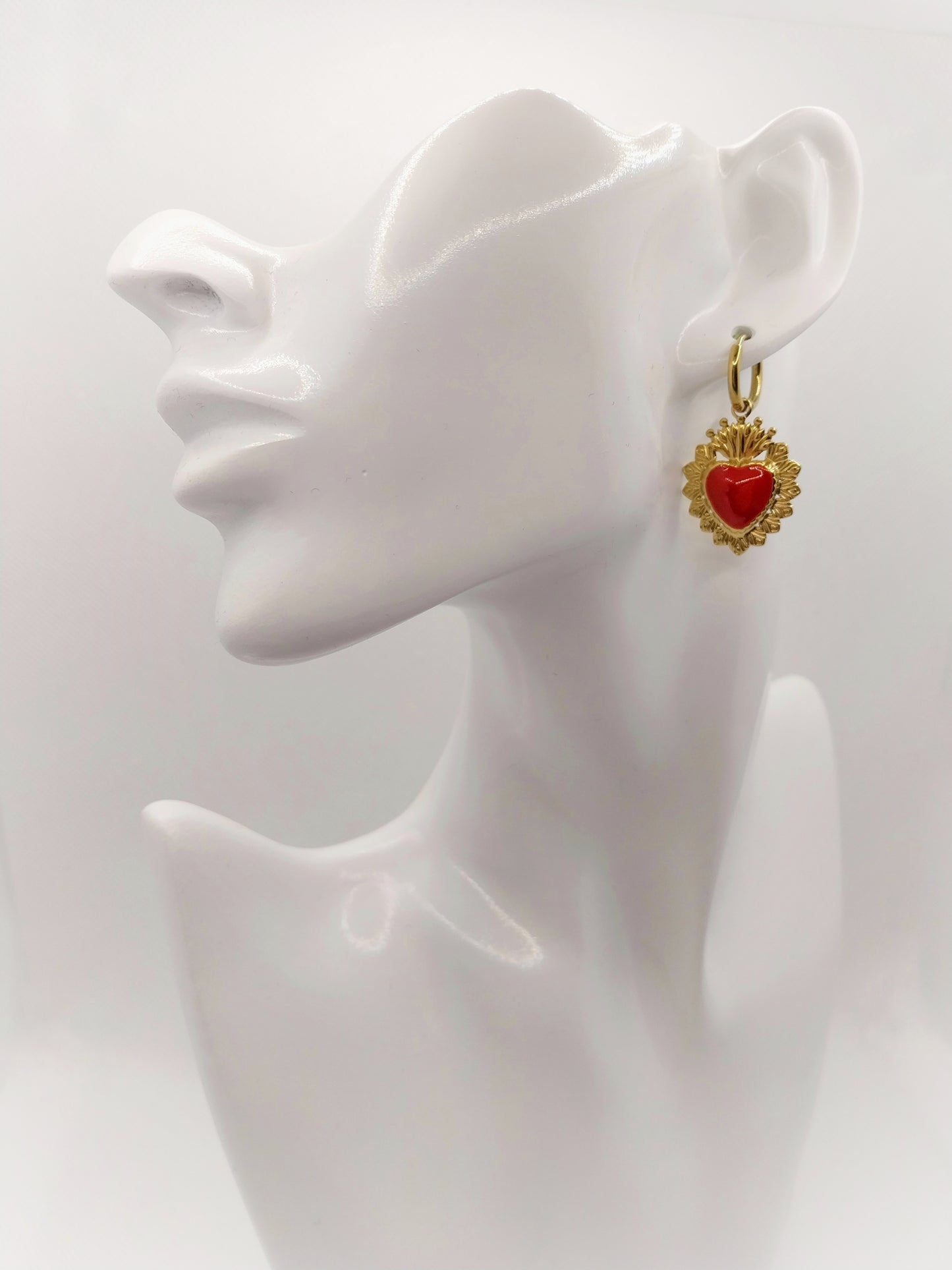 Crépuscule - Boucles d'oreilles coeur rouge